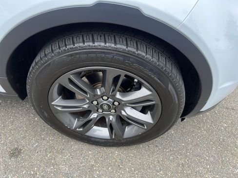 Used 2018 Land Rover Range Rover Evoque SE Premium image 10