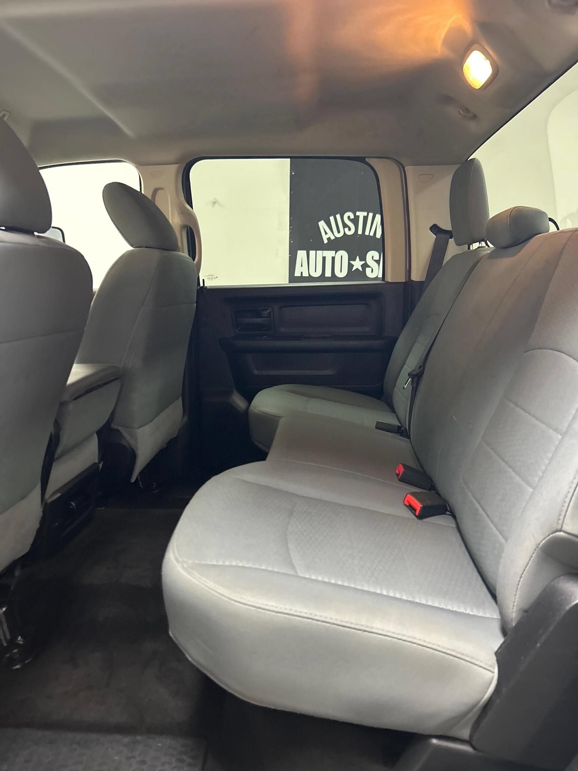 Used 2018 RAM 2500 Tradesman w/ Chrome Appearance Group AWD/4WD image 11
