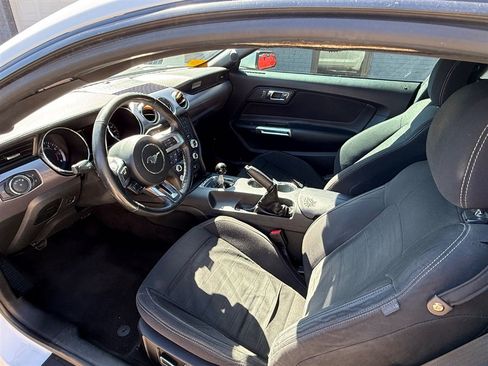 Used 2017 Ford Mustang GT w/ Black Accent Package RWD image 7