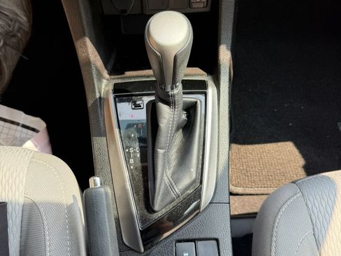 Used 2016 Toyota Corolla LE FWD image 24