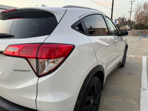 Used 2022 Honda HR-V Sport image 5