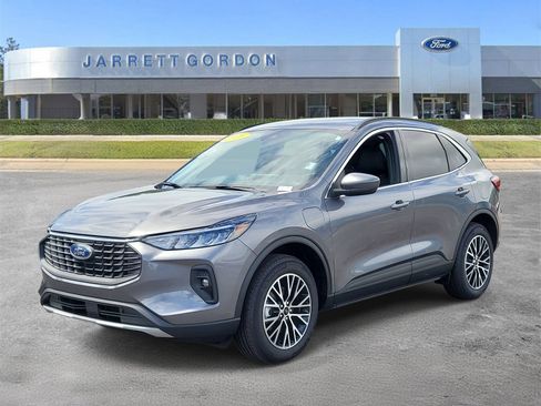 Used 2026 Ford Escape SE FWD image 2