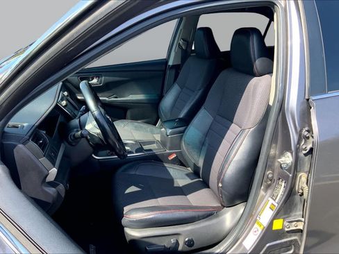 Used 2016 Toyota Camry SE FWD image 7