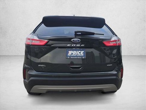 Used 2022 Ford Edge SEL w/ Convenience Package image 4