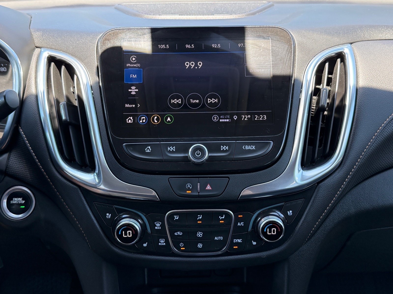 Used 2023 Chevrolet Equinox Premier AWD/4WD image 18