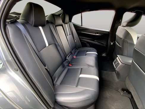 Used 2026 Toyota Camry SE w/ Convenience Package FWD image 19