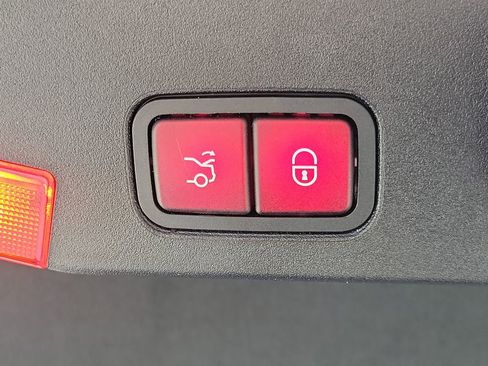 Used 2018 Mercedes-Benz SL 63 AMG image 16