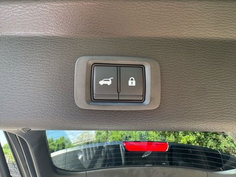 New 2025 Mitsubishi Outlander SE image 17