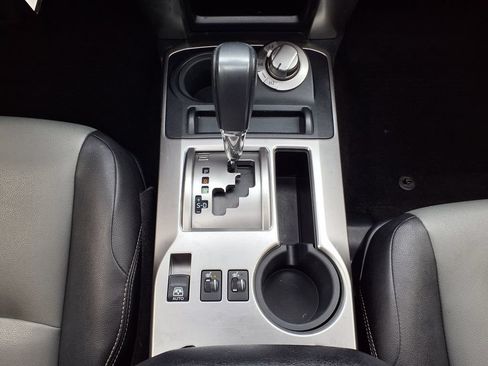 Used 2018 Toyota 4Runner SR5 Premium AWD/4WD image 28