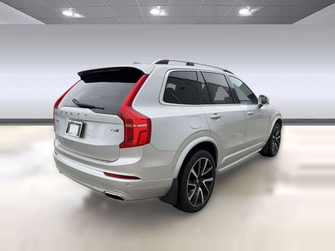 Used 2018 Volvo XC90 T8 Momentum w/ Convenience Package image 9