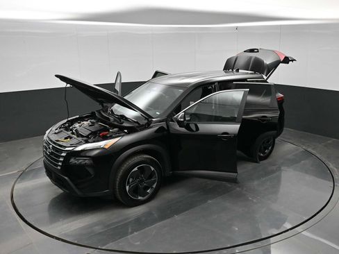 Used 2024 Nissan Rogue SV FWD image 41