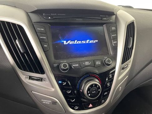 Used 2014 Hyundai Veloster w/ Technology Package 03 FWD image 7