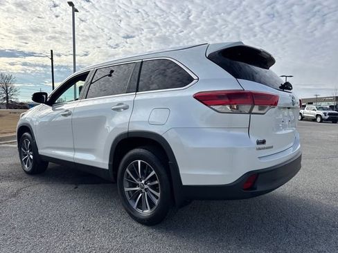 Used 2019 Toyota Highlander XLE image 4