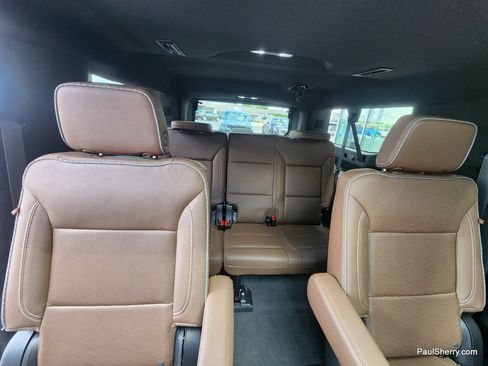 Used 2024 Chevrolet Suburban High Country AWD/4WD image 55