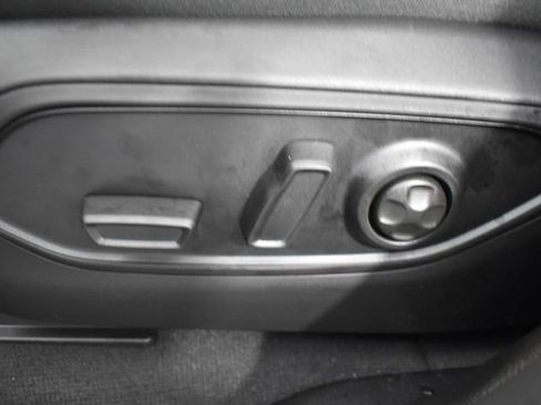 New 2025 Jeep Grand Cherokee Limited w/ Black Appearance Package image 13