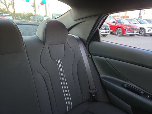 Certified 2025 Hyundai Elantra Sport image 14