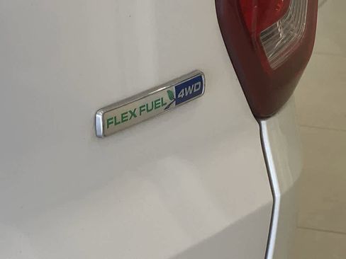 Used 2016 Ford Explorer XLT w/ Equipment Group 202A image 12