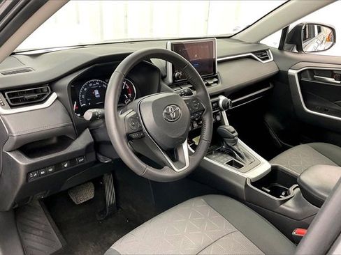 Used 2023 Toyota RAV4 XLE image 17