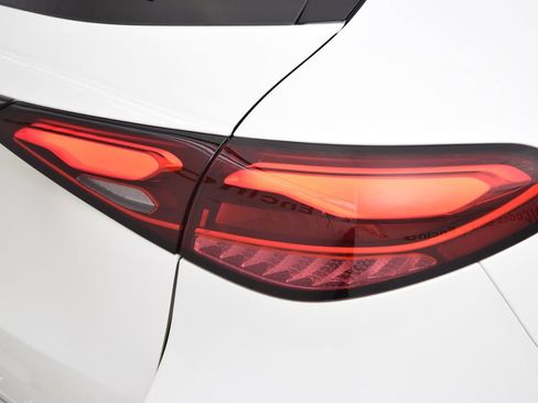 Used 2026 Mercedes-Benz GLC 300 image 14