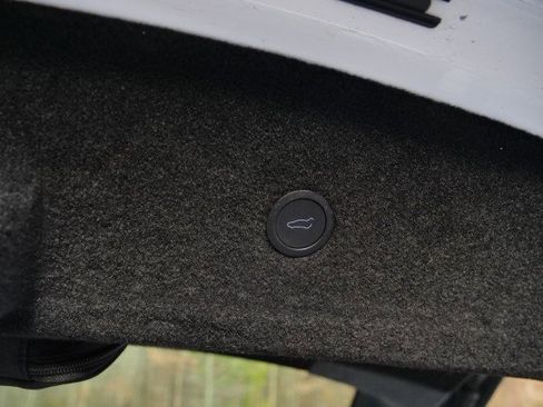 Used 2021 Tesla Model S Plaid image 32