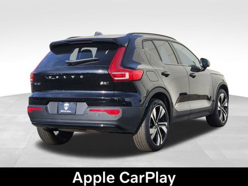 Certified 2025 Volvo XC40 B5 Plus AWD/4WD image 9