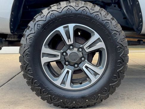 Used 2017 Toyota Tacoma SR w/ Tow Package AWD/4WD image 15