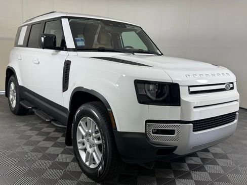 Used 2025 Land Rover Defender 110 S image 9