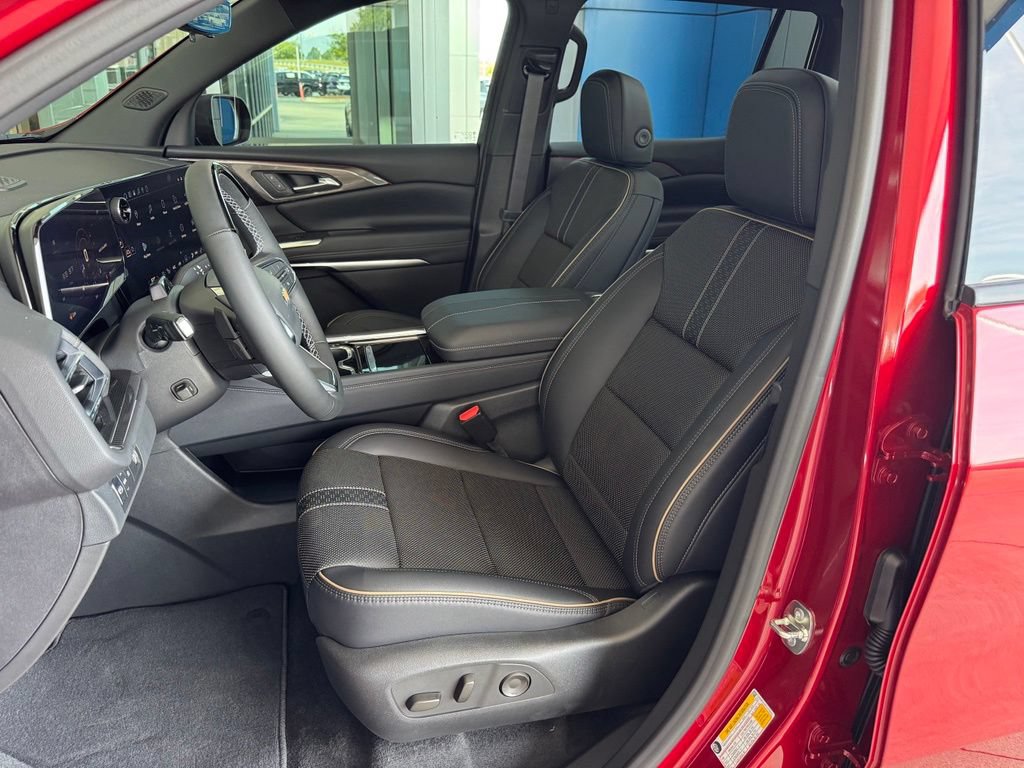 New 2026 Chevrolet Traverse High Country w/ LPO, Floor Liner Package FWD image 19