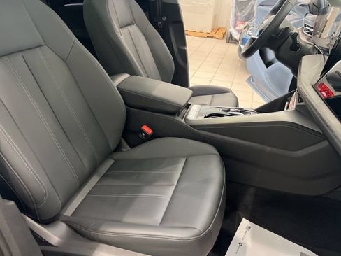 Used 2025 Audi Q5 Premium w/ Convenience Package AWD/4WD image 21