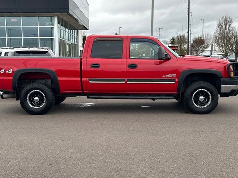 Used 2006 Chevrolet Silverado 2500 W/T w/ Skid Plate Package image 3