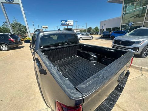 Used 2022 Toyota Tacoma SR5 w/ Technology Package RWD image 8