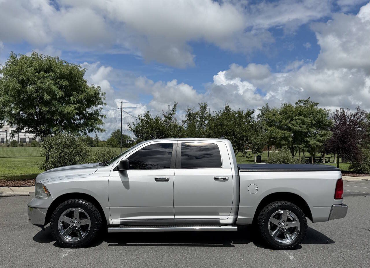 Used 2016 RAM 1500 Classic SLT AWD/4WD image 2