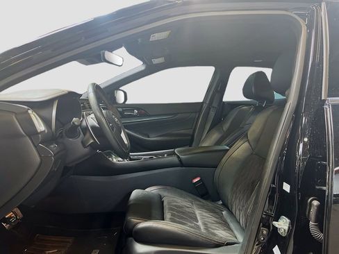 Used 2023 Nissan Maxima SR w/ Sport Mat Group FWD image 21
