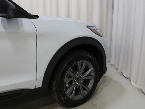 New 2026 Ford Explorer Active w/ Active Comfort Package AWD/4WD image 29