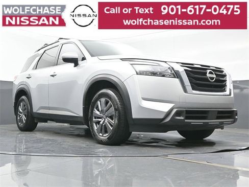 Used 2024 Nissan Pathfinder SV image 29