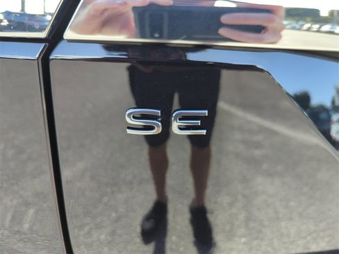 New 2026 Volkswagen Atlas SE image 18