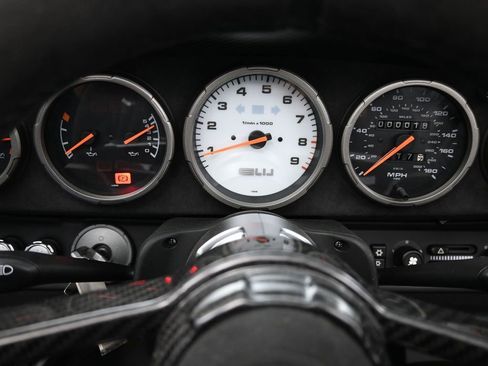 Used 1995 Porsche 911 Carrera RWD image 9