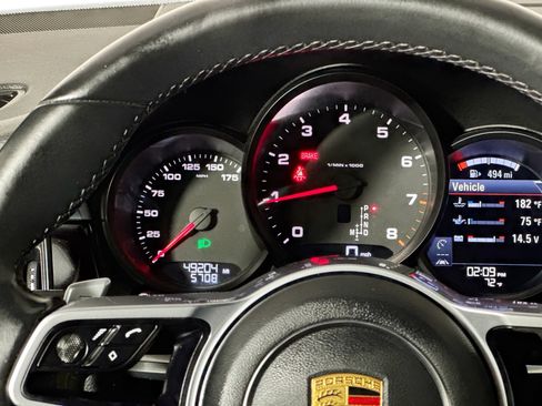Used 2020 Porsche Macan AWD/4WD image 36