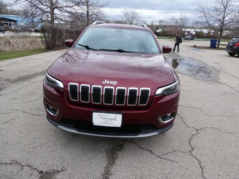 Used 2019 Jeep Cherokee Limited AWD/4WD image 2