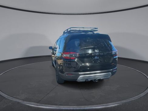 Used 2023 Honda Pilot TrailSport image 13