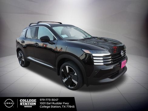 New 2026 Nissan Kicks SR image 3