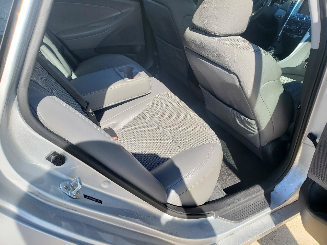Used 2013 Hyundai Sonata SE w/ Navigation & Sunroof Pkg FWD image 7