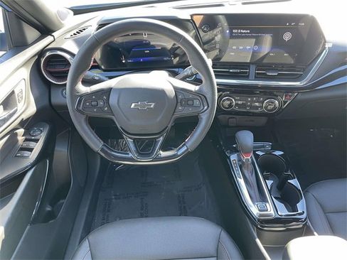 Used 2024 Chevrolet Trax RS w/ Driver Confidence Package image 7