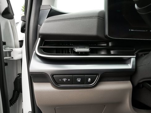 Used 2026 Kia Carnival LXS FWD image 16