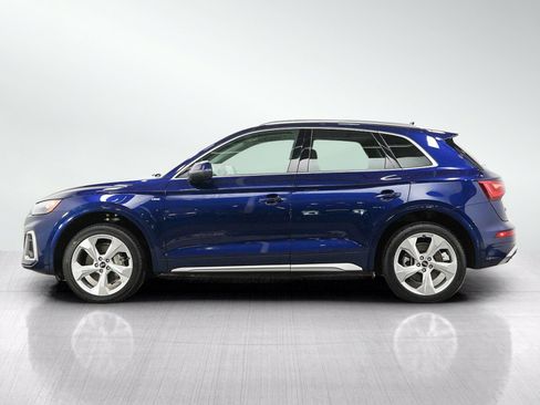 Used 2022 Audi Q5 2.0T Premium Plus w/ Premium Plus Package AWD/4WD image 2
