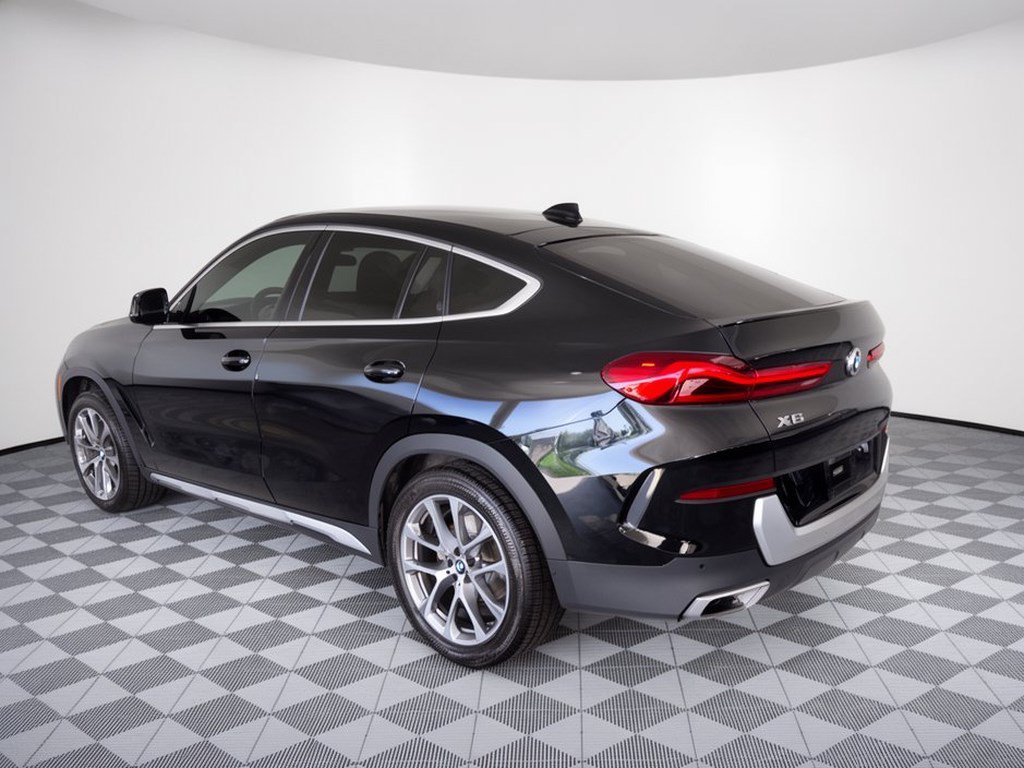 Used 2021 BMW X6 sDrive40i w/ Premium Package RWD image 3
