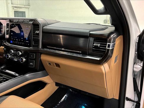 Used 2024 Ford F350 Lariat image 19