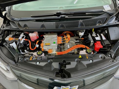 Used 2018 Chevrolet Bolt Premier w/ Driver Confidence II Package image 33