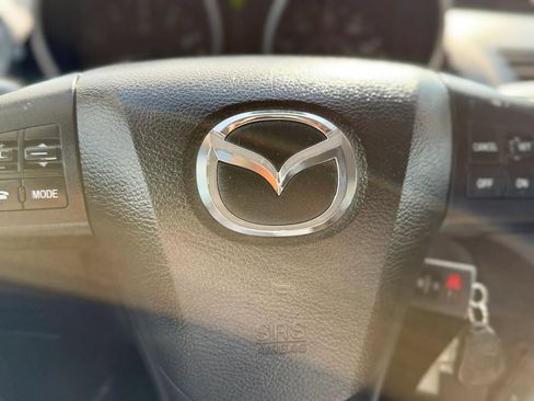 Used 2010 MAZDA MAZDA3 i Touring FWD image 16