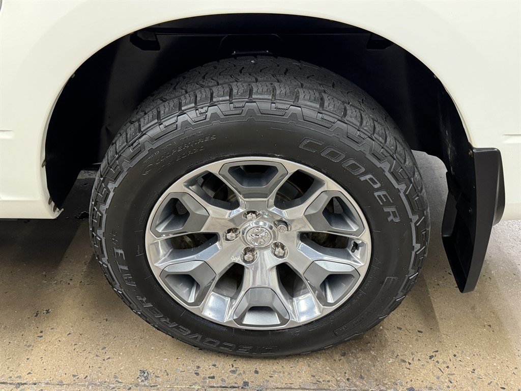 Used 2018 RAM 1500 Limited AWD/4WD image 9